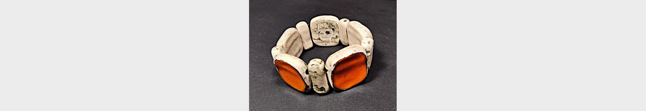 Keramisk vintage armb&aring;nd