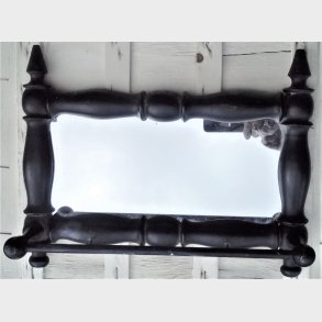 Antik knage med spejl og stang til viskestykker