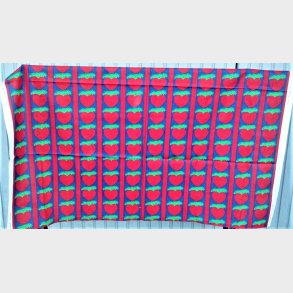 Vintage juledug med rde hjerter og grnne grankviste