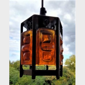 Svensk Alvesta retro pendel med ravfarvet glas