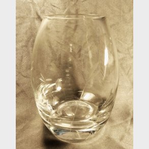 Rund vintage glasvase med graveret mnster