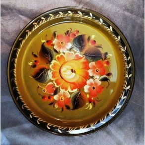 Olivengrn russisk vintage bakke med rde blomster