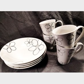 Retro fajancekrus og fajancetallerkener