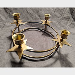 Gammel messing adventsstage med stjerner