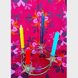 Gammel messing adventsstage med stjerner