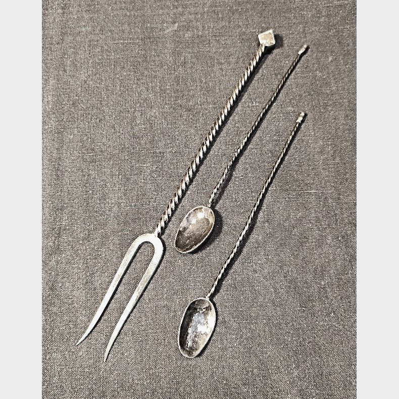 Antik slv syltegaffel med 2 matchende skeer