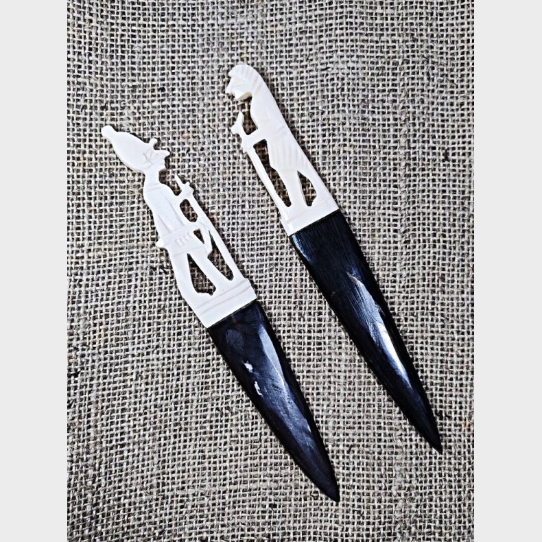 Papirkniv / brev�bner af udsk�ret horn og ben
