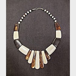 Afrikansk vintage halsk�de af b�ffelhorn