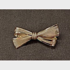 Vintage broche med sl�jfe