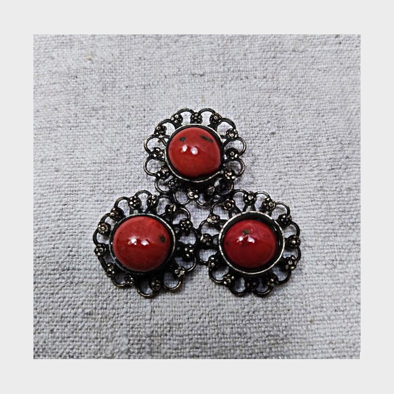 Halsk�de vedh�ng med koraller