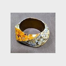 Vintage armb�nd /armring med udsk�ret perlemor