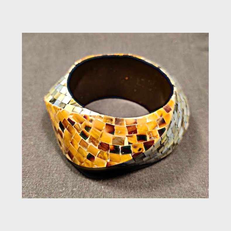 Vintage armb�nd /armring med udsk�ret perlemor