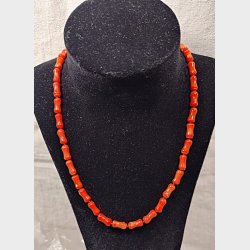 Halsk�de med middelhavskoraller