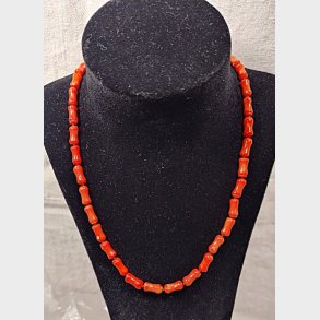 Halsk�de med middelhavskoraller