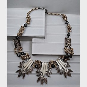 Etnisk vintage halsk�de