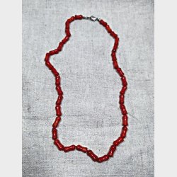 Halsk�de med middelhavskoraller