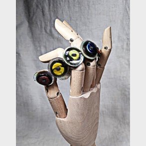 Vintage armb�nd med perlemorsknapper