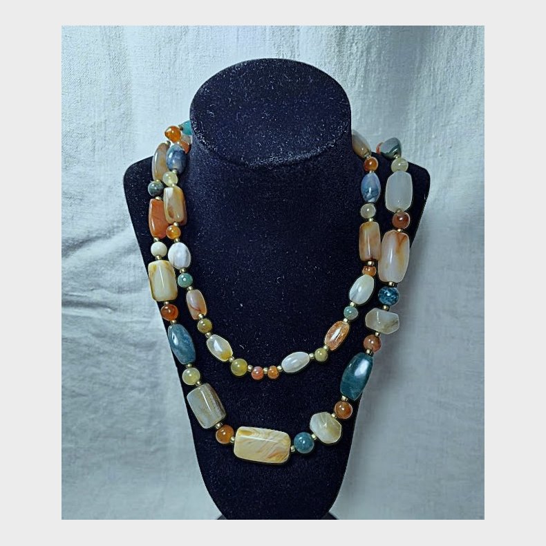 Lang vintage halsk�de med farvede agater