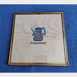 Vintage bordsk�ner med korssting og guldramme