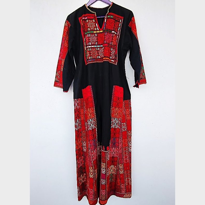 Etnisk broderet beduin kjole