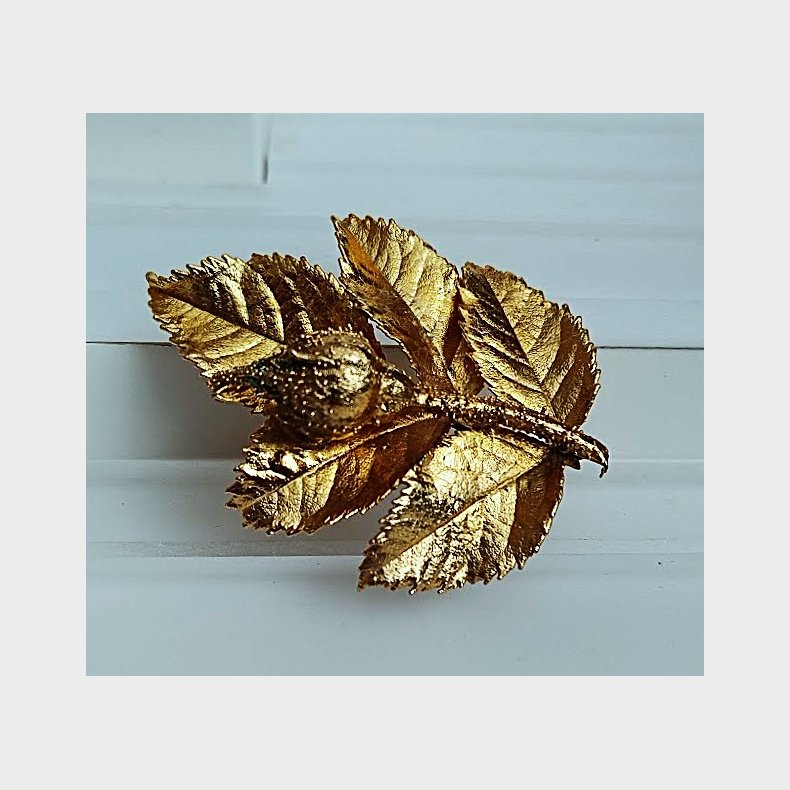 Forgyldt vintage broche med rosenknop
