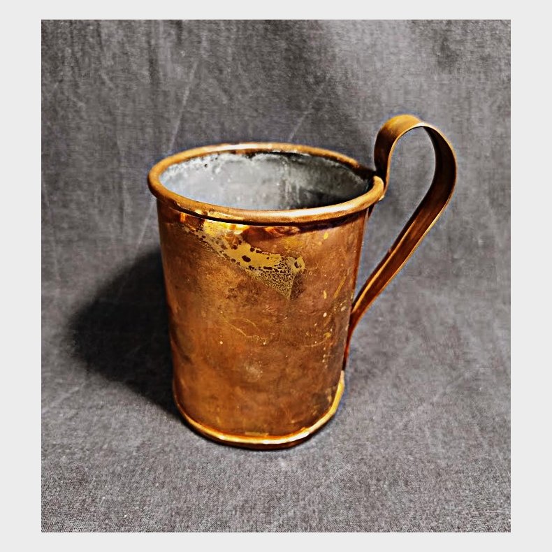 Antikt m�leb�ger af kobber