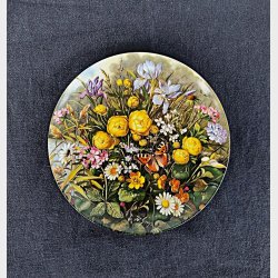 Vintage v�gplatte med vilde blomster