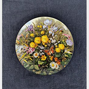 Vintage v�gplatte med vilde blomster