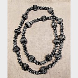 Afrikansk terracotta halsk�de