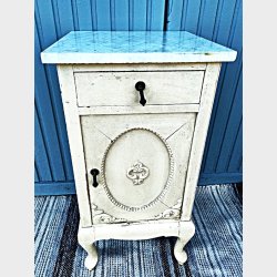 Antik servante med marmorplade