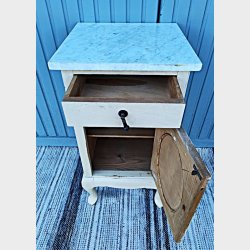 Antik servante med marmorplade