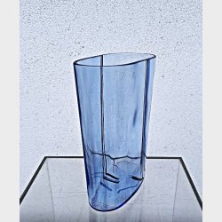 Kosta Boda Blue Rainbow glasvase