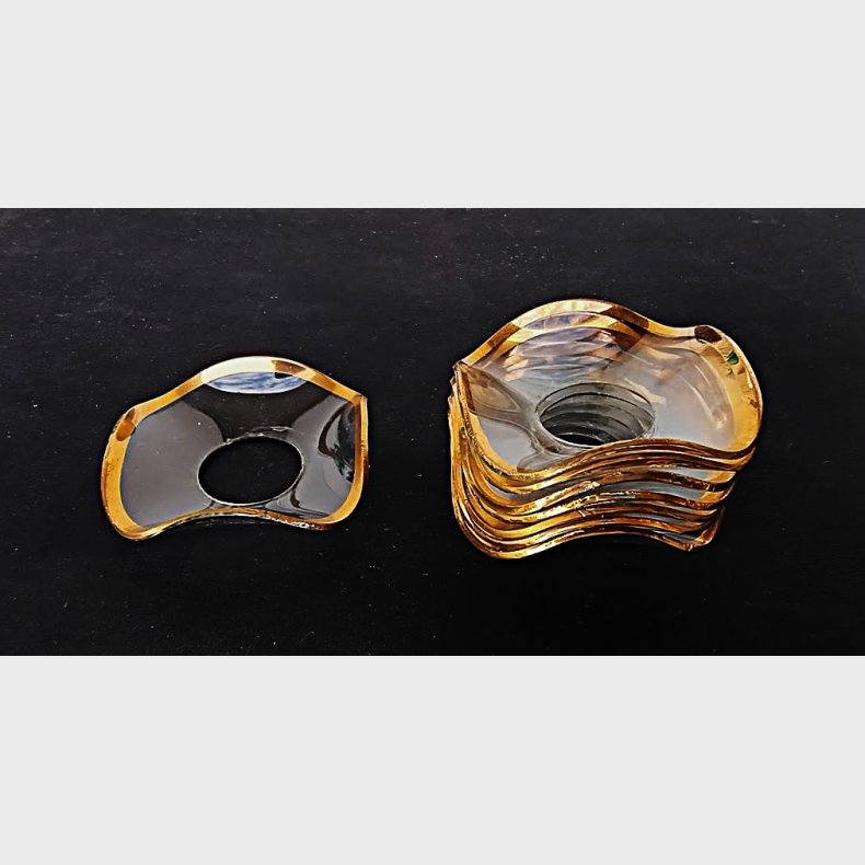 B�lget vintage lysmanchet med guld