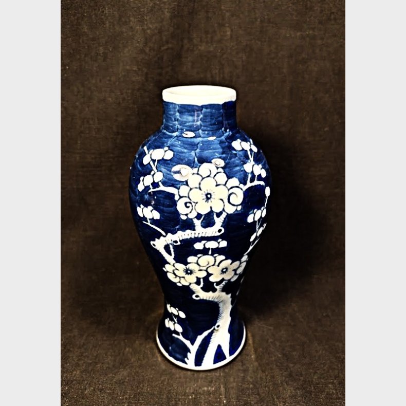 Bl� kinesisk vintage vase