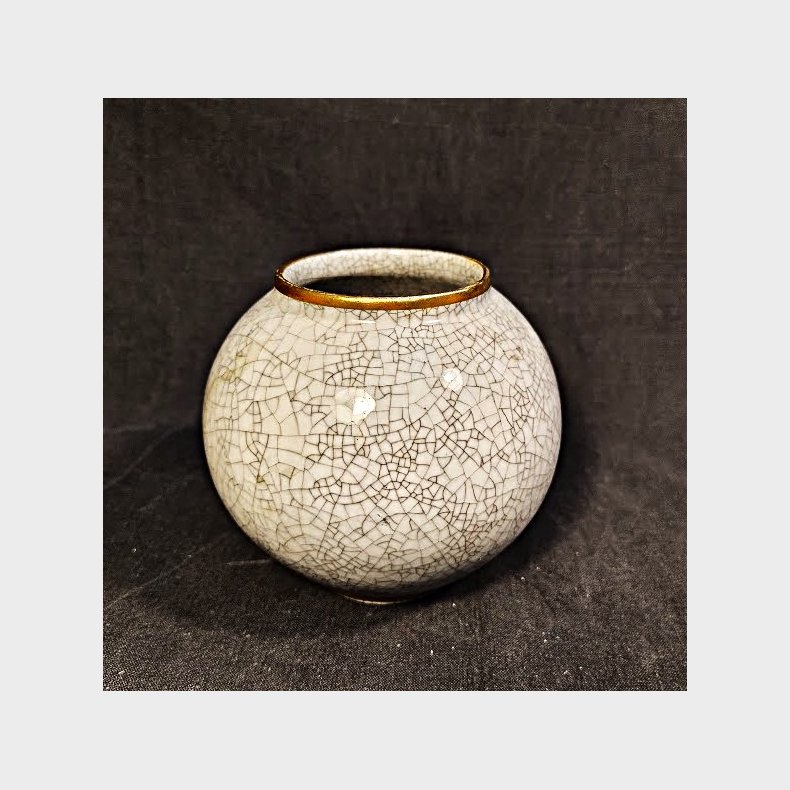 Lyngby Porcel�n krakele vase