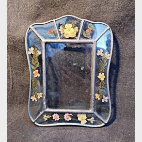 Vintage glasramme med pressede t�rrede blomster