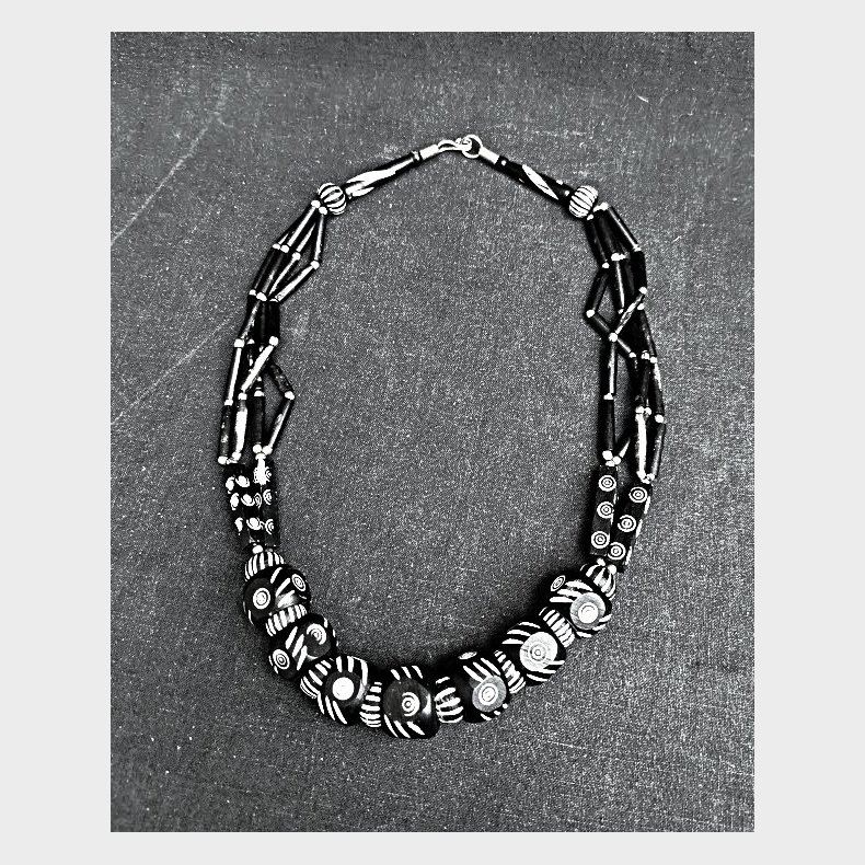 Afrikansk vintage halsk�de