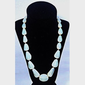 Lysegr�n vintage halsk�de