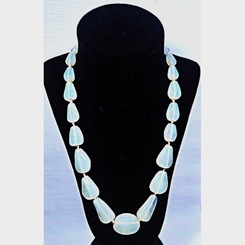 Lysegr�n vintage halsk�de
