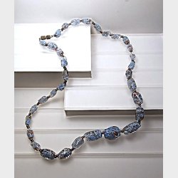 Lysebl� Murano halsk�de