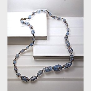 Lysebl� Murano halsk�de