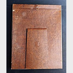 Cremefarvet vintage fotoramme med messingdetaljer