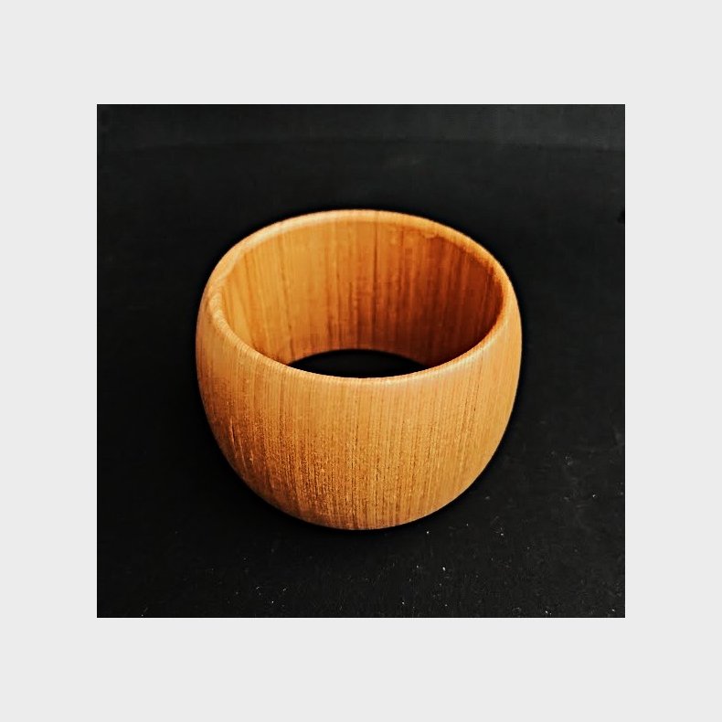 Bred armring i lyst tr�