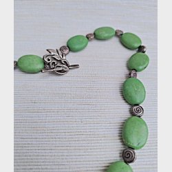 Limegr�n vintage halsk�de