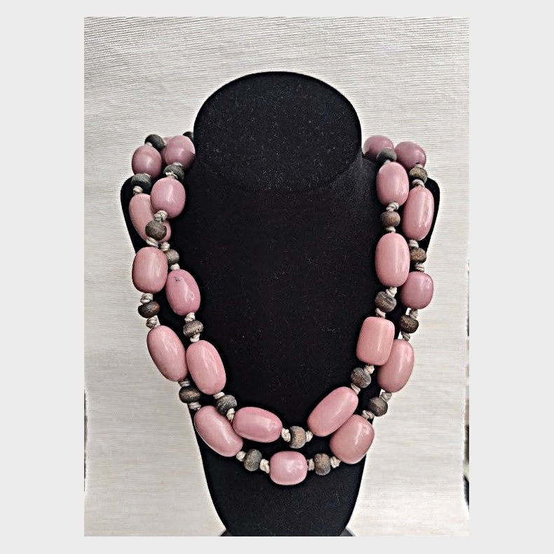 Lang rosa vintage Art Deco bakelithalsk�de