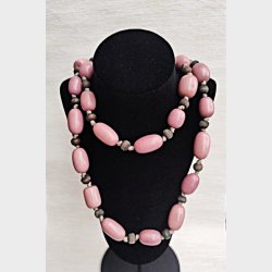 Lang rosa vintage Art Deco bakelithalsk�de