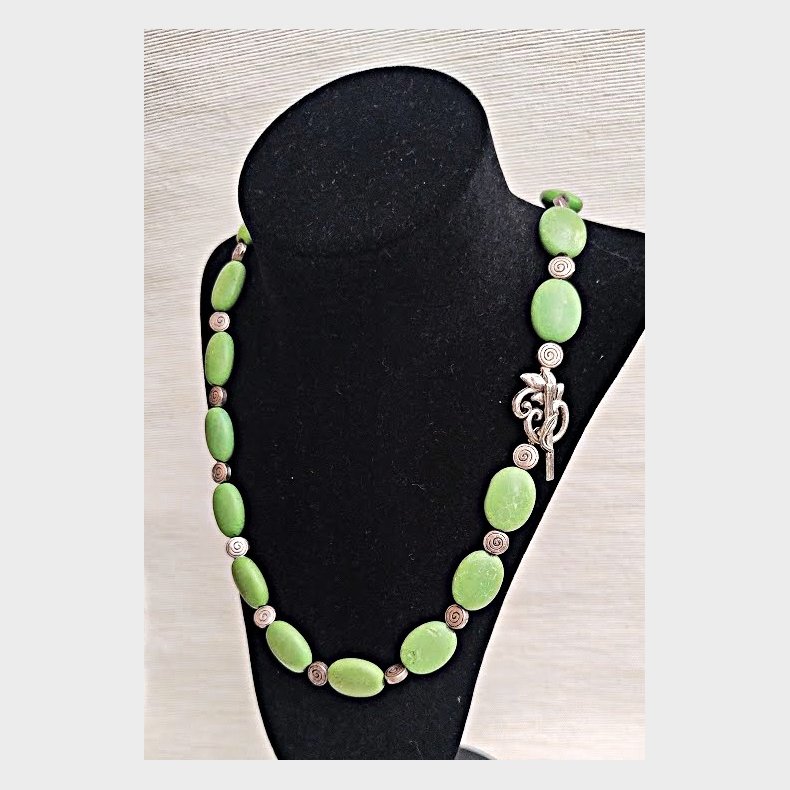 Limegr�n vintage halsk�de