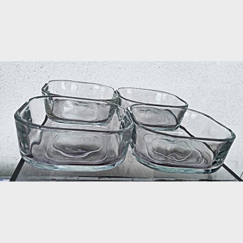 4 firkantede glassk�le